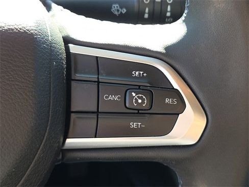 Used 2022 Jeep Compass Latitude image 24