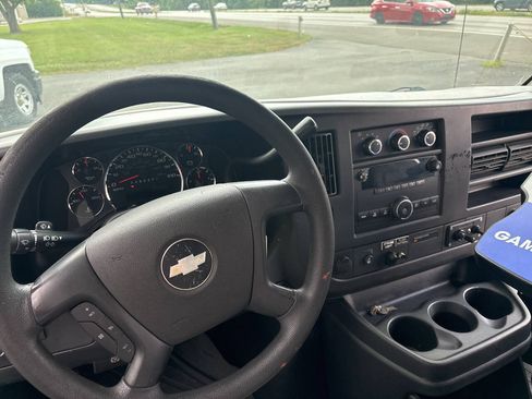Used 2013 Chevrolet Express 1500 AWD image 13