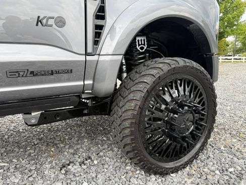 Used 2024 Ford F450 Platinum w/ FX4 Off-Road Package AWD/4WD image 11