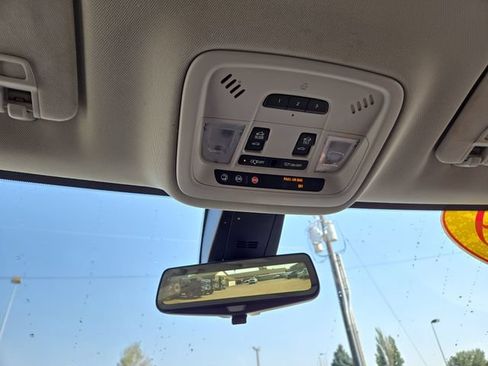 Used 2019 Chevrolet Traverse High Country AWD/4WD image 29