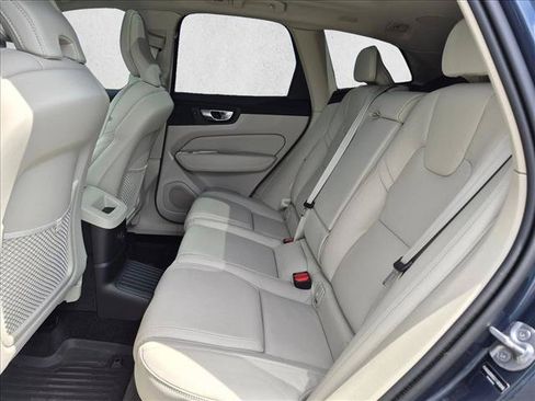 Used 2025 Volvo XC60 T8 Ultra w/ Protection Package Premier AWD/4WD image 18