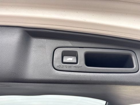 Used 2025 Honda CR-V EX-L image 12
