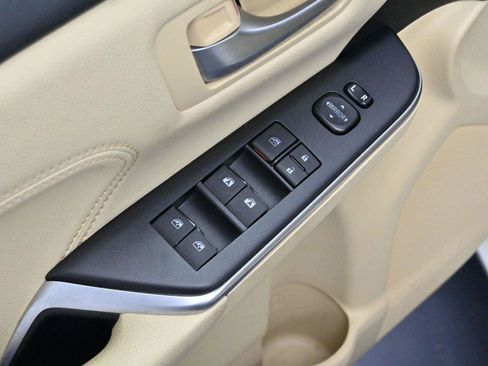 Used 2017 Toyota Camry XLE image 10