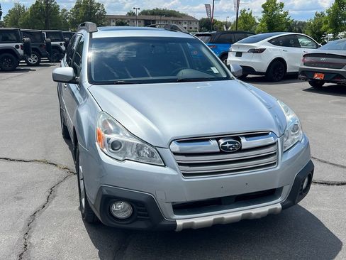 Used 2013 Subaru Outback 2.5i Limited w/ Moonroof Pkg AWD/4WD image 5