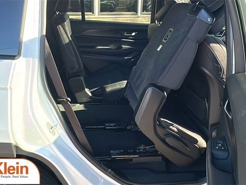 Used 2024 Jeep Grand Cherokee L Laredo w/ Luxury Tech Group I image 30