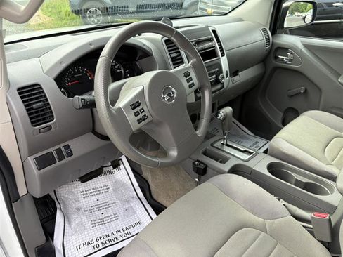 Used 2015 Nissan Frontier S RWD image 9