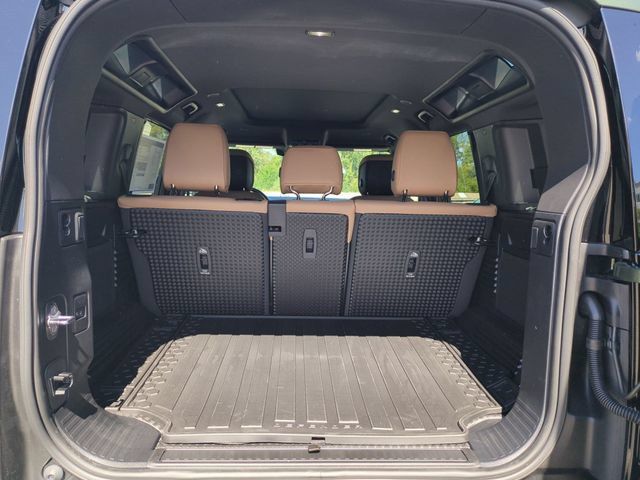 New 2026 Land Rover Defender 110 S AWD/4WD image 16