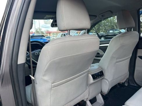 Used 2019 Toyota Highlander LE image 35
