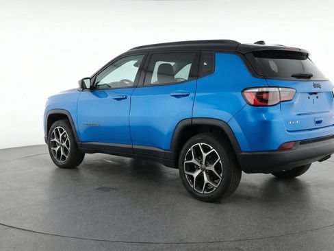 Used 2025 Jeep Compass Limited image 6