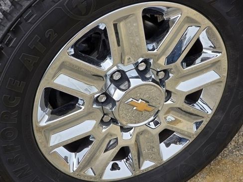 Used 2024 Chevrolet Silverado 3500 High Country image 24