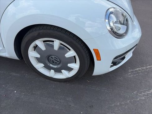 Used 2019 Volkswagen Beetle 2.0T SE FWD image 3