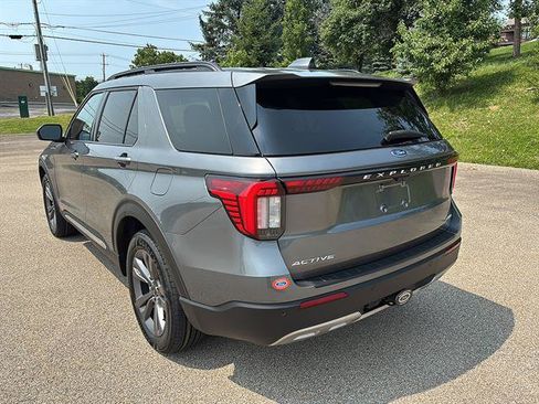 Certified 2025 Ford Explorer Active w/ Active Comfort Package AWD/4WD image 2