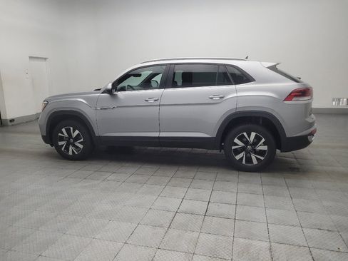 Used 2021 Volkswagen Atlas Cross Sport SE FWD image 3