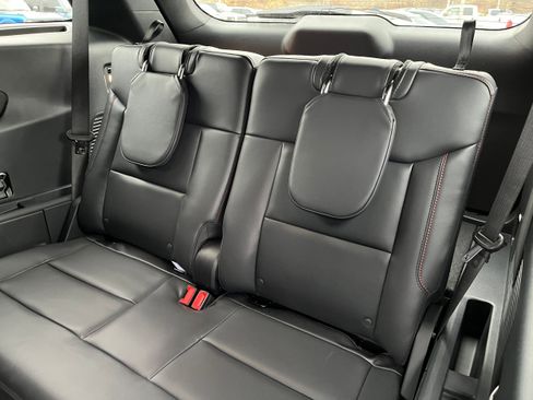 New 2026 Ford Explorer ST-Line w/ ST-Line Street Pack image 13