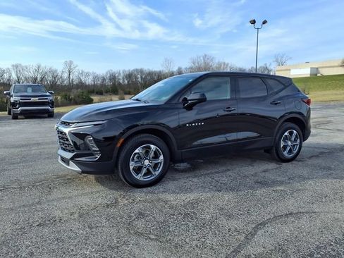 Used 2025 Chevrolet Blazer LT FWD image 33