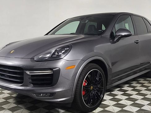 Used 2016 Porsche Cayenne GTS image 3