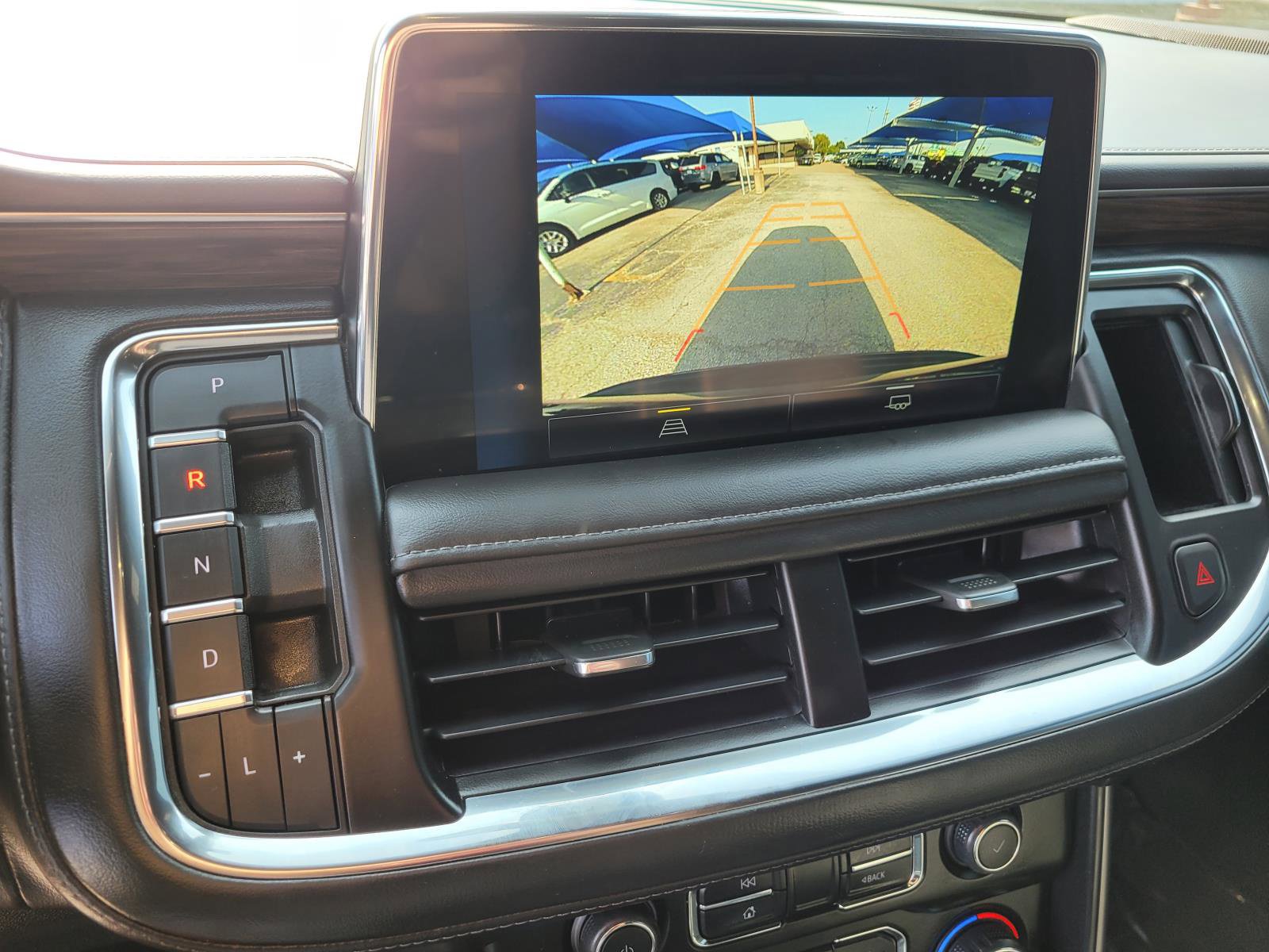 Used 2022 Chevrolet Suburban LT RWD image 26