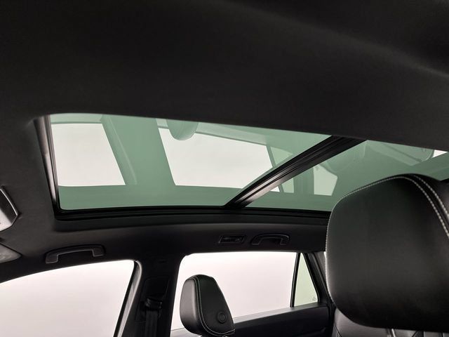 Certified 2023 Volkswagen Atlas Cross Sport SE w/ Panoramic Sunroof Package AWD/4WD image 21