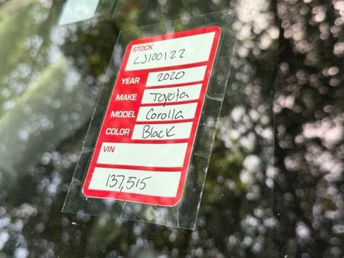 Used 2020 Toyota Corolla LE FWD image 10