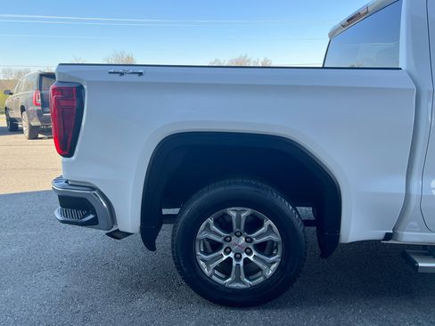 Used 2020 GMC Sierra 1500 SLT image 32