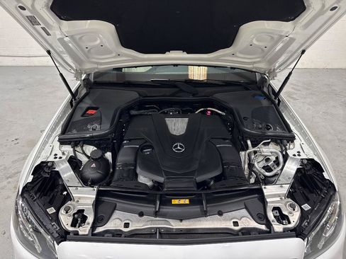 Used 2017 Mercedes-Benz E 400 4MATIC Wagon image 15