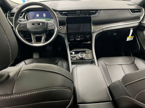 New 2025 Jeep Grand Cherokee Limited 4xe w/ Luxury Tech Group II image 10