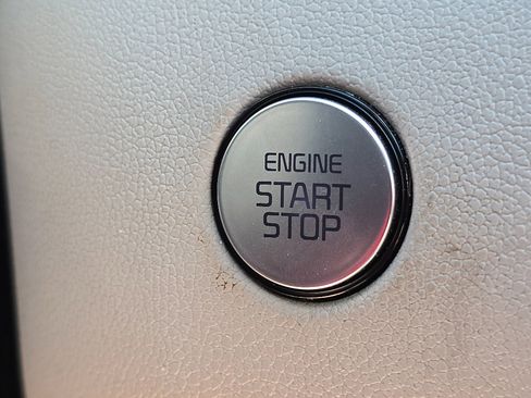 Used 2022 Kia Sorento S FWD image 7