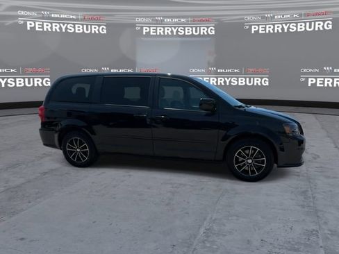 Used 2016 Dodge Grand Caravan SXT FWD image 9