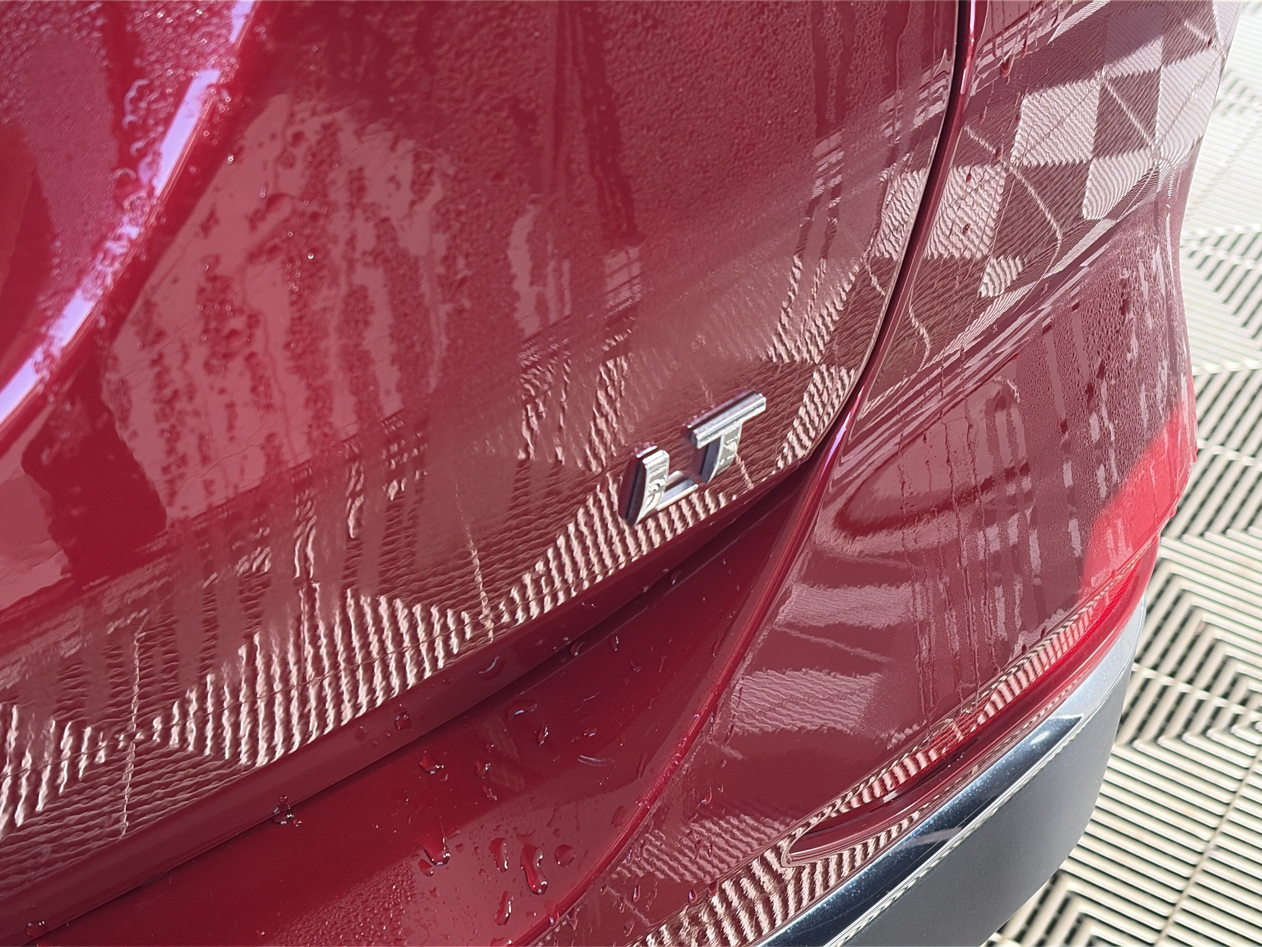 Used 2019 Chevrolet Equinox LT FWD image 17