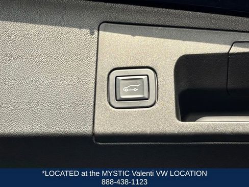 Used 2017 Cadillac XT5 Luxury w/ Driver Awareness Package image 20