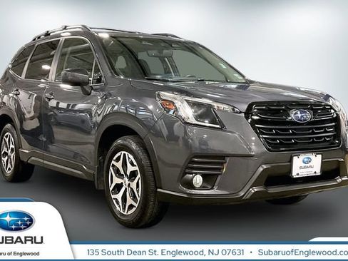Used 2023 Subaru Forester Premium AWD/4WD image 1