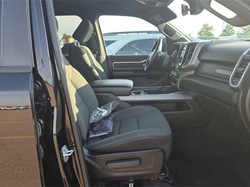 Used 2022 RAM 1500 Big Horn AWD/4WD image 8