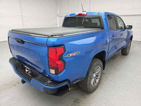 Used 2023 Chevrolet Colorado LT w/ LT Convenience Package II AWD/4WD image 12