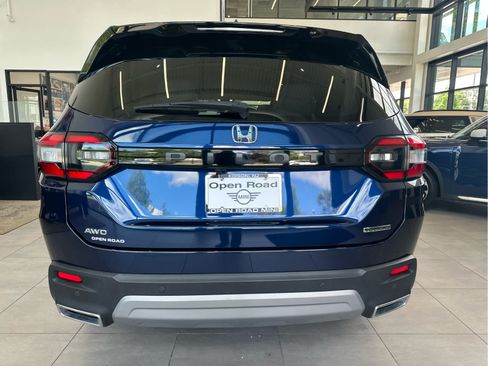 Used 2025 Honda Pilot Touring image 5