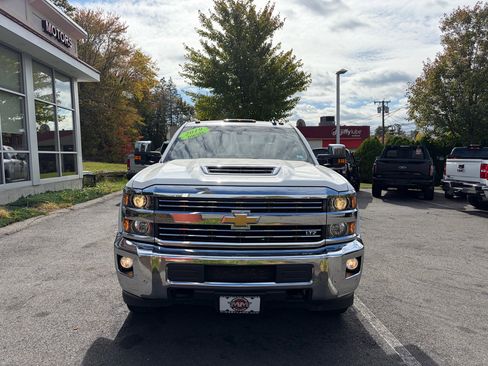 Used 2019 Chevrolet Silverado 2500 LTZ w/ Duramax Plus Package image 3