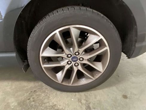 Used 2017 Ford Edge Titanium w/ Technology Package image 7