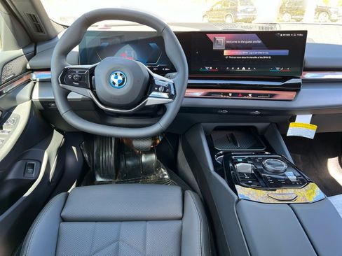 Used 2024 BMW i5 eDrive40i w/ M Sport Package RWD image 20