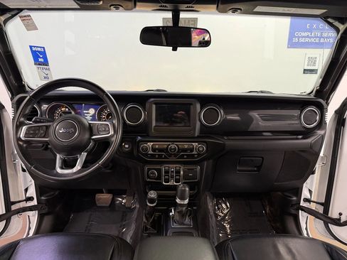 Used 2021 Jeep Wrangler Unlimited Sahara image 9