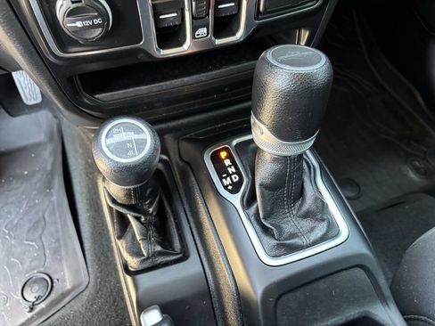 Used 2022 Jeep Gladiator Sport AWD/4WD image 20