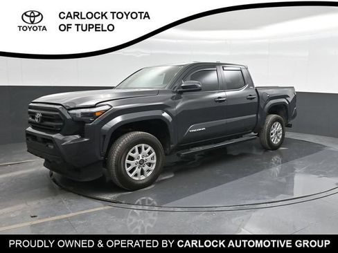 Used 2025 Toyota Tacoma SR5 RWD image 9