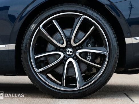 Used 2021 Bentley Continental GT image 11