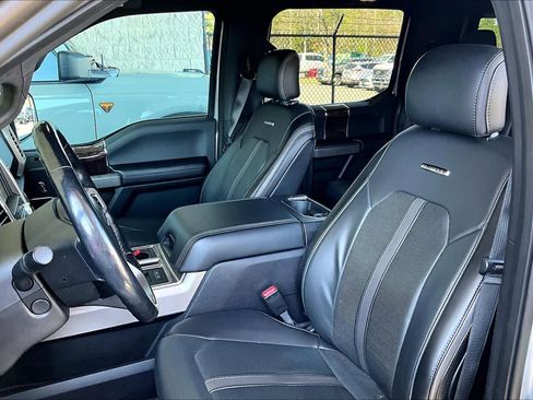 Used 2017 Ford F150 Platinum w/ Equipment Group 701A Luxury image 8