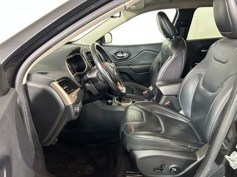 Used 2016 Jeep Cherokee Limited image 12