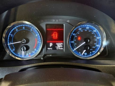 Used 2019 Toyota Corolla LE FWD image 13