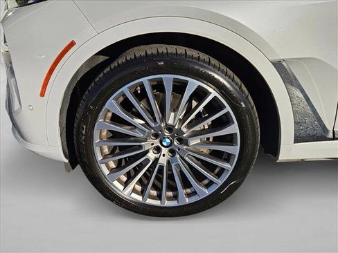 Used 2023 BMW X7 xDrive40i w/ Premium Package image 24