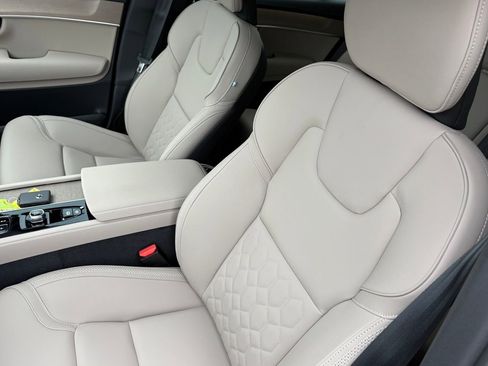 New 2026 Volvo XC90 B6 Plus w/ Protection Package Premier image 20