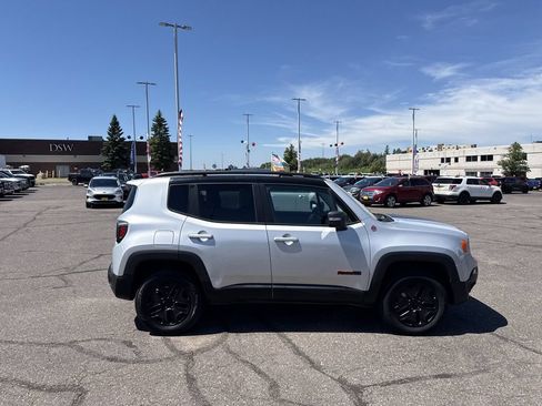 Used 2018 Jeep Renegade Trailhawk AWD/4WD image 22