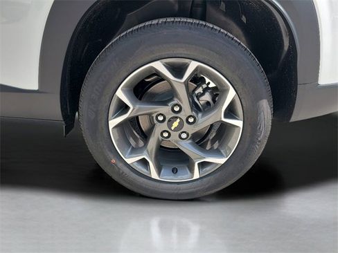 New 2026 Chevrolet Trax LT w/ Driver Confidence Package image 12