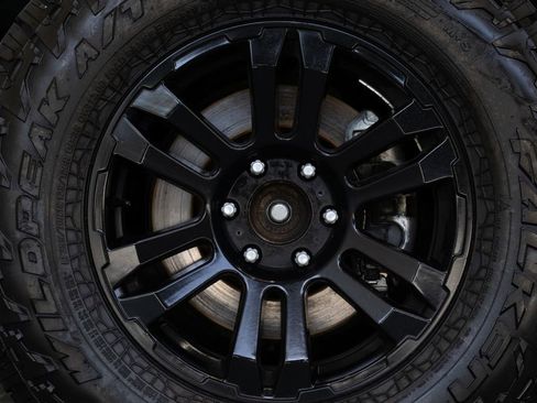Used 2020 Ford F150 XLT w/ Equipment Group 302A Luxury AWD/4WD image 10