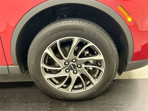 Used 2022 Lincoln Corsair AWD w/ Equipment Group 101A image 8